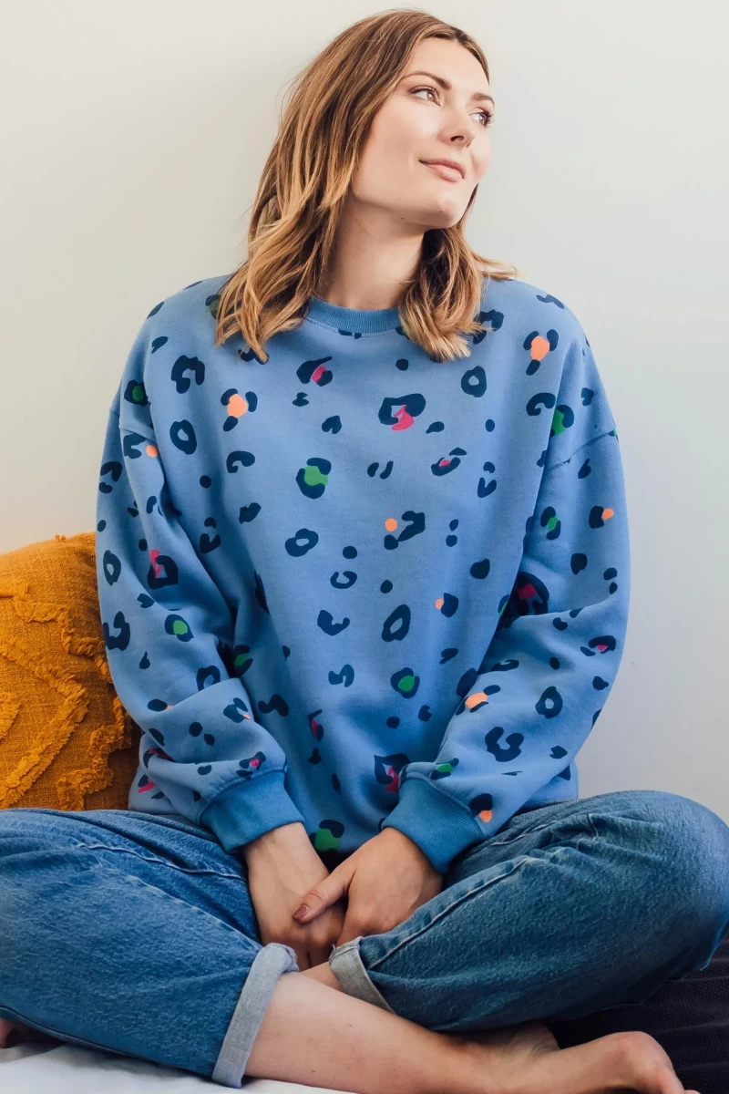 Eadie Relaxed Sweatshirt - Blue, Colour Pop Leopard