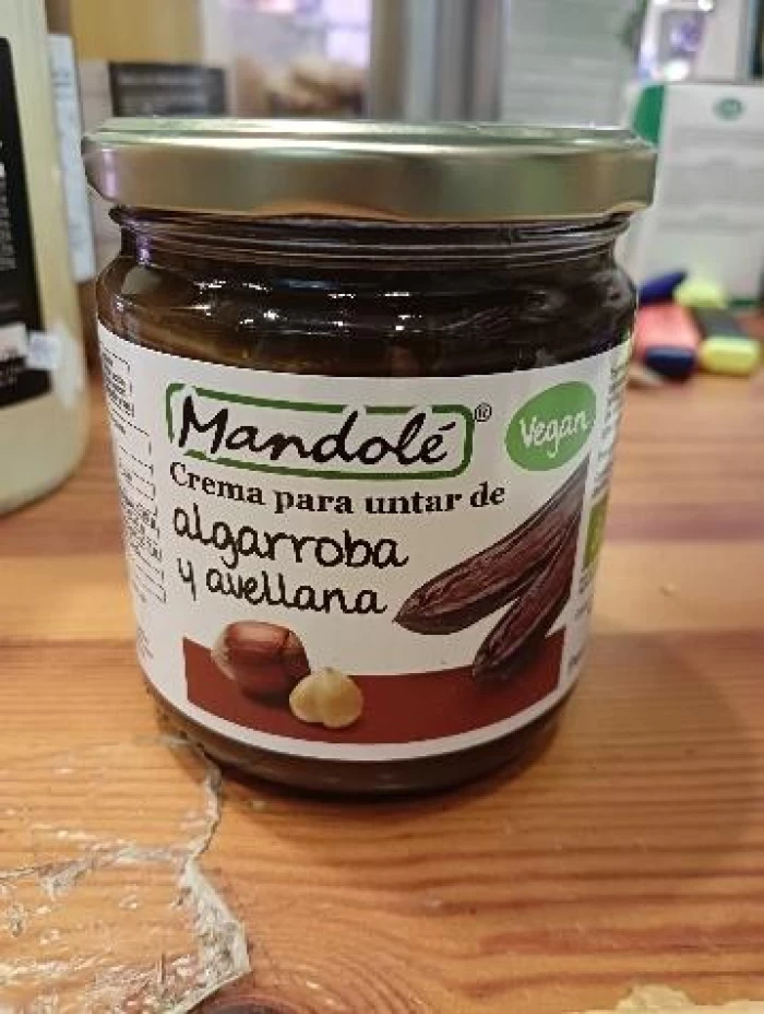 Crema de garrofa i avellana  Mandolé