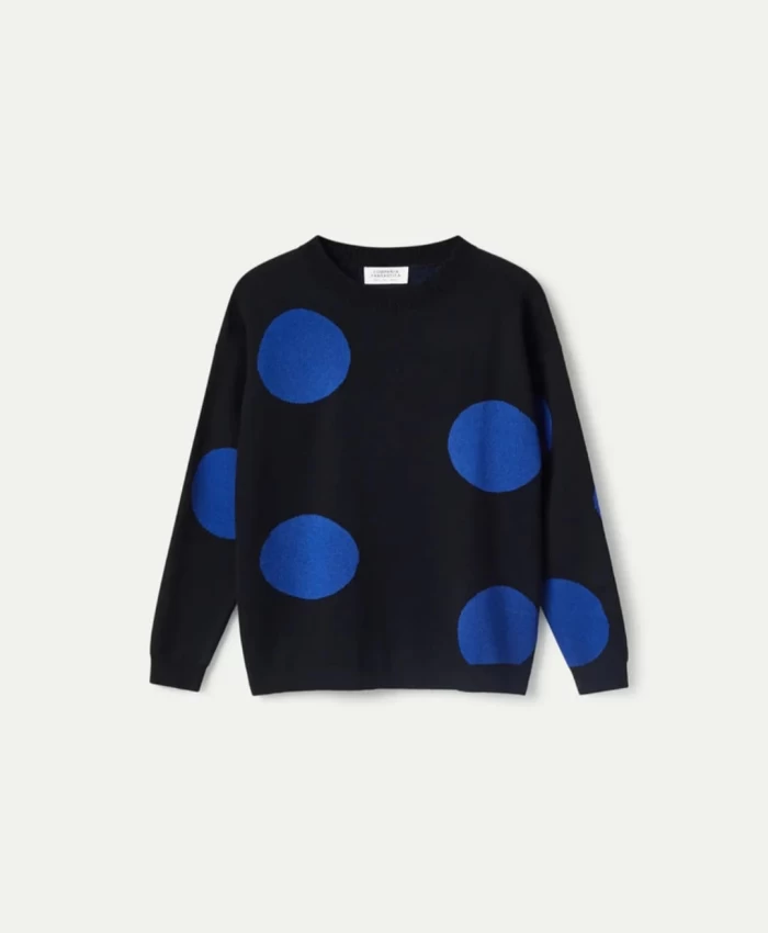 Jersey negro con  lunares azules- estilo oversize