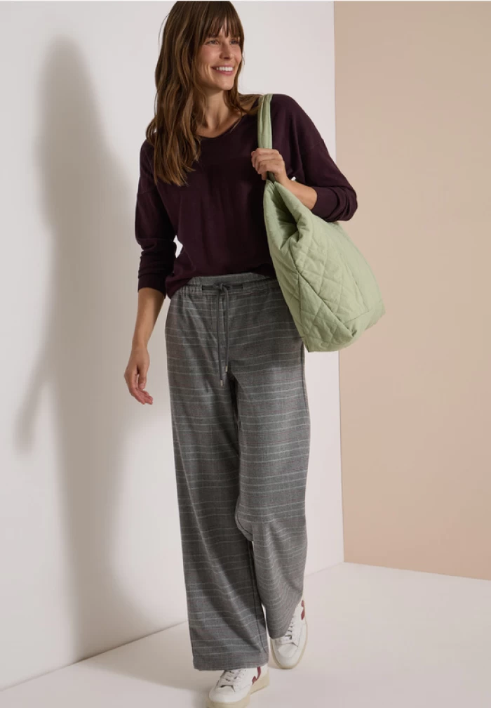 Pantalones rectos con cuadros en gris y granate CECIL
