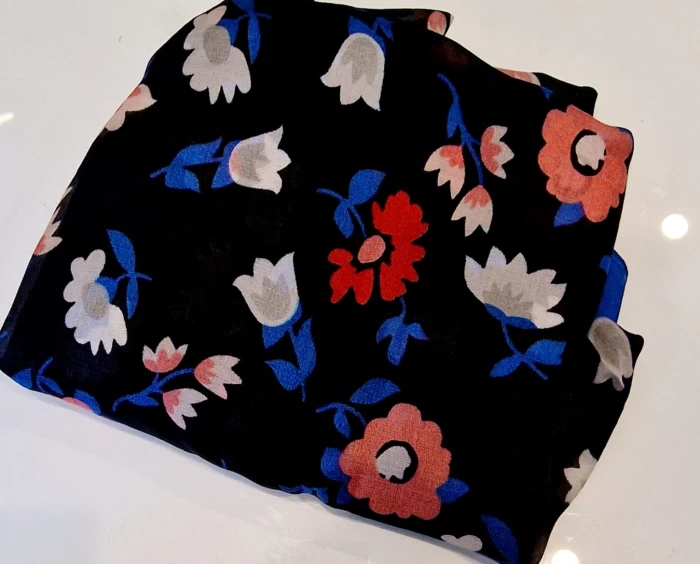 Pañuelo rectangular de seda-edicion limitada -1